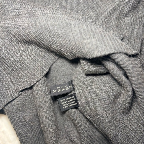 Ralph Lauren Women's Gray Cowl Neck Sweater 100% cashmere - Picture 3 of 3